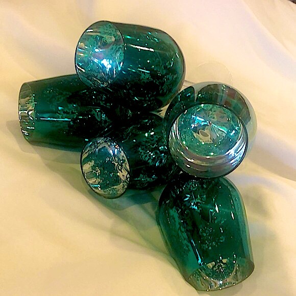 JUST IN TIME FOR HOLIDAY TABLE! 6 Crystal Wine Glasses - Picture 3 of 6